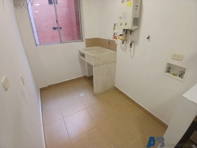 Apartamento de 3 alcobas en arriendo en Loma Del Esmeraldal, Envigado, 105 m² · foto 19 de 24