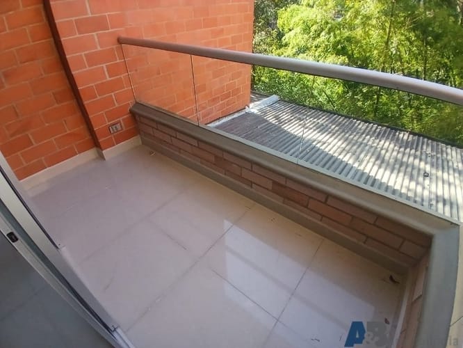 Apartamento de 3 alcobas en arriendo en Loma Del Esmeraldal, Envigado, 105 m² · foto 20 de 24