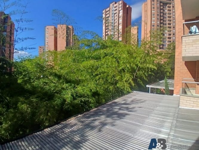 Apartamento de 3 alcobas en arriendo en Loma Del Esmeraldal, Envigado, 105 m² · foto 22 de 24