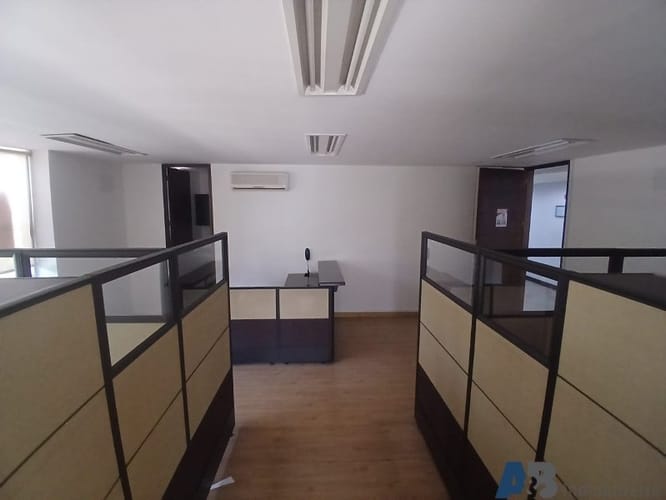 Oficina en arriendo en Los Balsos, Medellín, 74 m² · foto 3 de 12