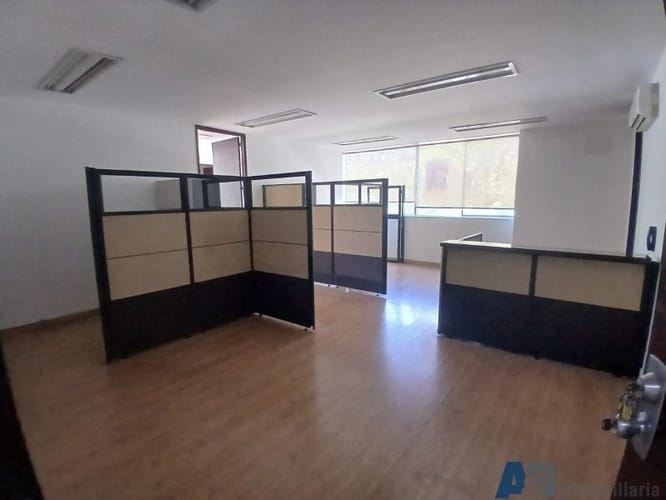 Oficina en arriendo en Los Balsos, Medellín, 74 m² · foto 4 de 12