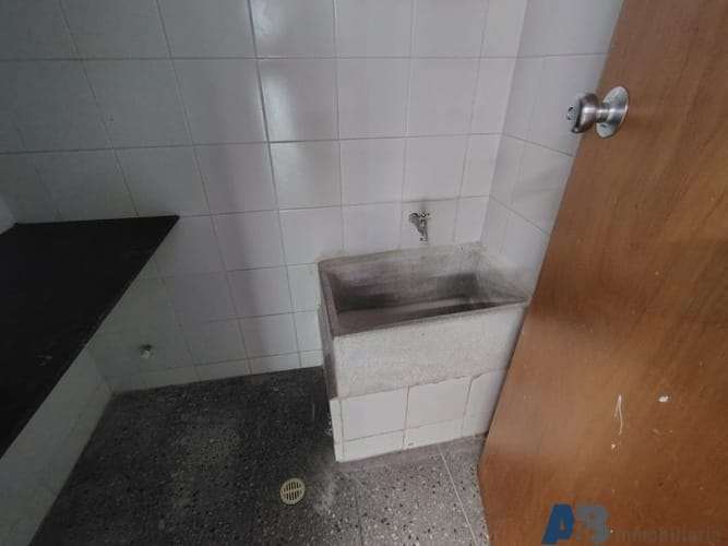 Oficina en arriendo en El Poblado, Medellín, 178 m² · foto 5 de 7
