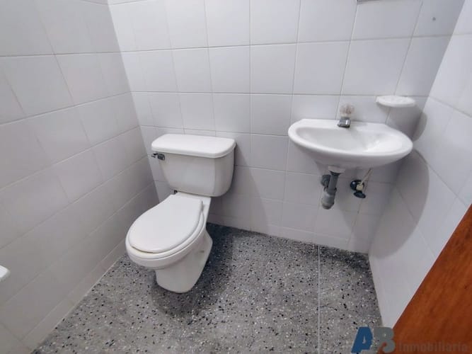 Oficina en arriendo en El Poblado, Medellín, 178 m² · foto 7 de 7
