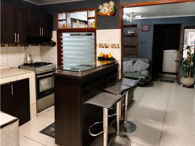 Casa de 8 alcobas en venta en 25 De Mayo, Armenia, 140 m² · foto 6 de 24