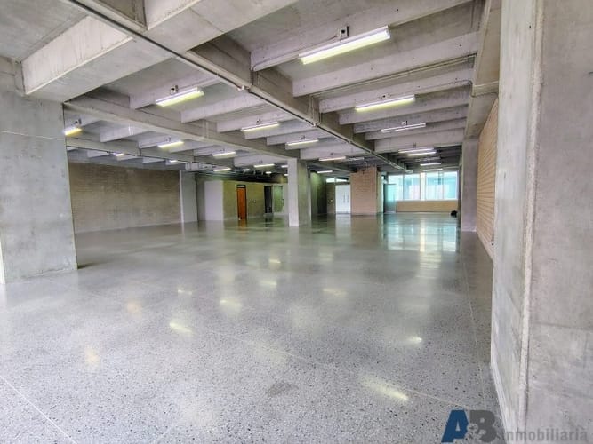 Oficina en arriendo en El Poblado, Medellín, 350 m² · foto 4 de 11