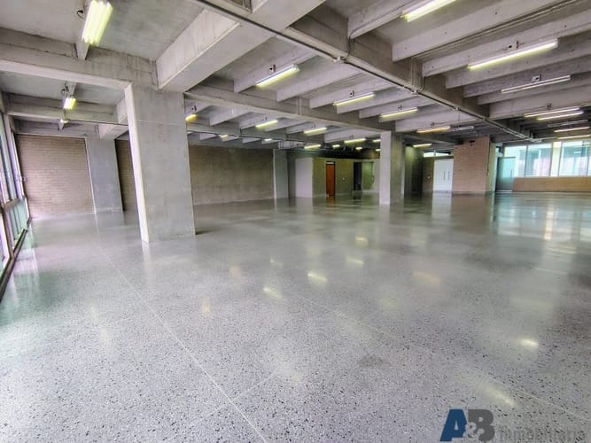 Oficina en arriendo en El Poblado, Medellín, 350 m² · foto 5 de 11