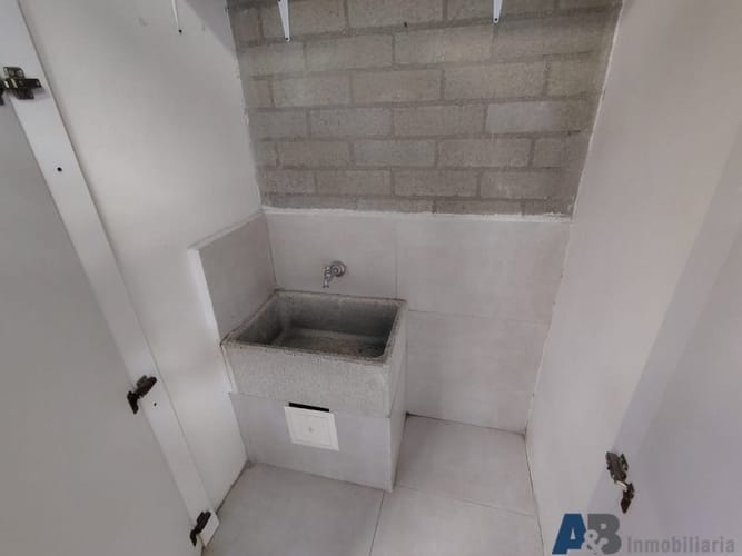 Oficina en arriendo en El Poblado, Medellín, 350 m² · foto 9 de 11