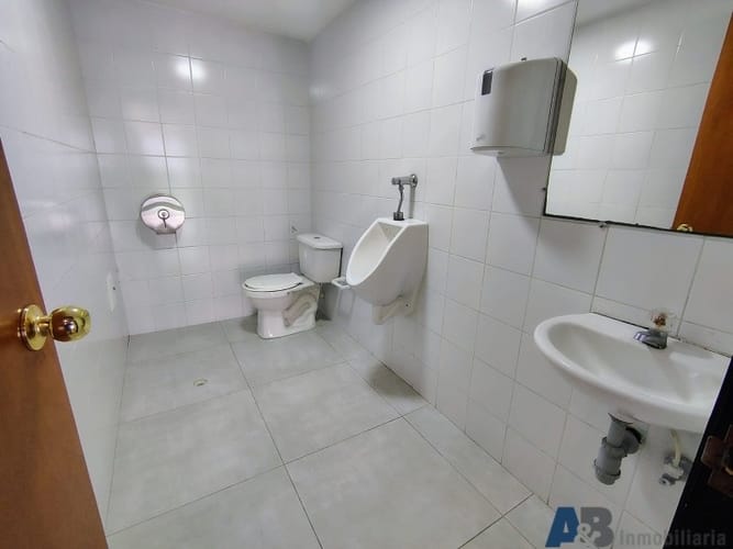 Oficina en arriendo en El Poblado, Medellín, 350 m² · foto 11 de 11