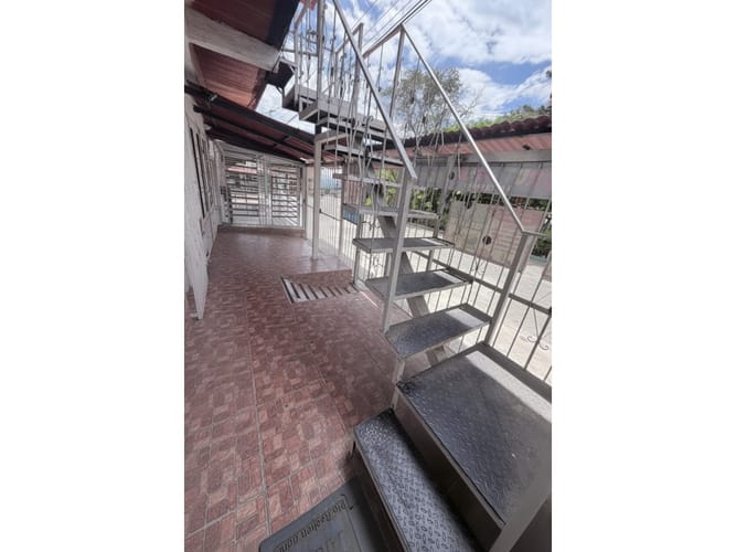 Casa de 8 alcobas en venta en 25 De Mayo, Armenia, 140 m² · foto 23 de 24