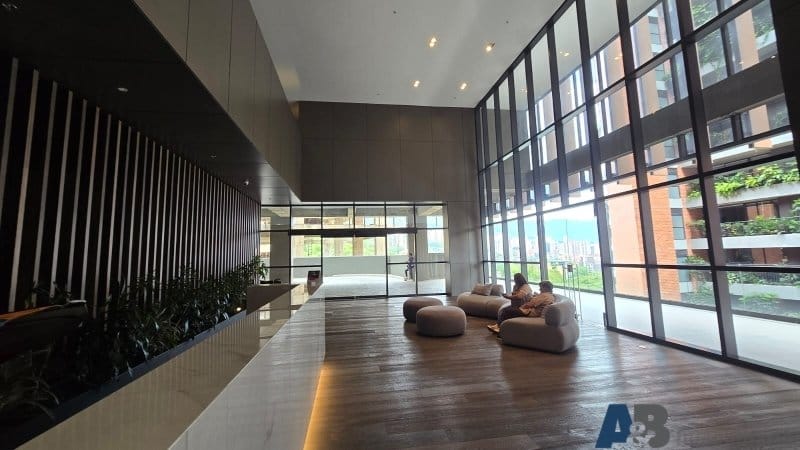 Oficina en arriendo en Altos Del Poblado, Medellín, 242 m² · foto 2 de 24