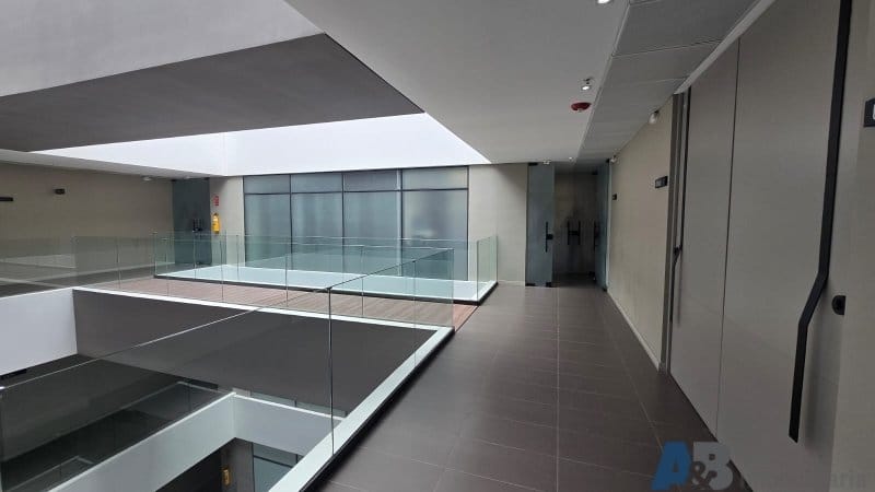 Oficina en arriendo en Altos Del Poblado, Medellín, 242 m² · foto 3 de 24