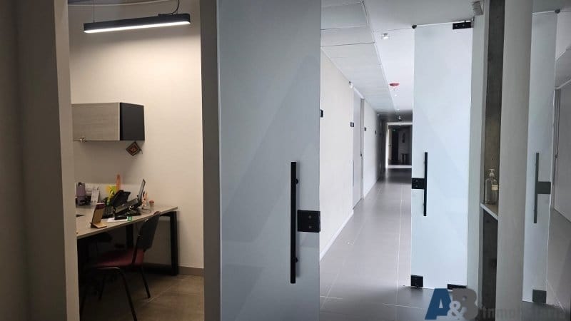 Oficina en arriendo en Altos Del Poblado, Medellín, 242 m² · foto 5 de 24