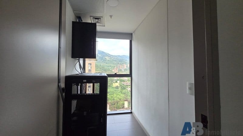 Oficina en arriendo en Altos Del Poblado, Medellín, 242 m² · foto 10 de 24