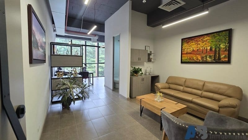 Oficina en arriendo en Altos Del Poblado, Medellín, 242 m² · foto 14 de 24