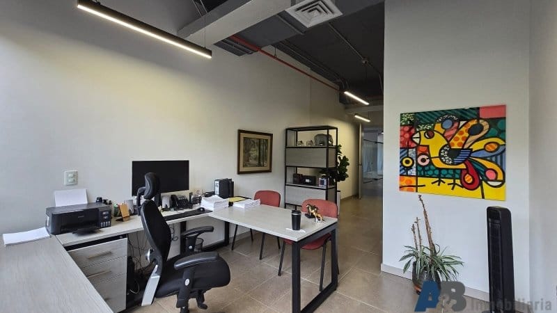 Oficina en arriendo en Altos Del Poblado, Medellín, 242 m² · foto 15 de 24