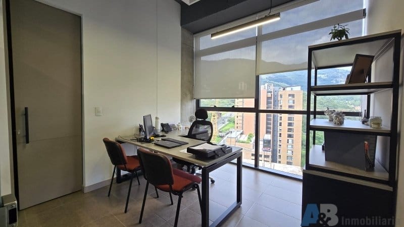 Oficina en arriendo en Altos Del Poblado, Medellín, 242 m² · foto 19 de 24