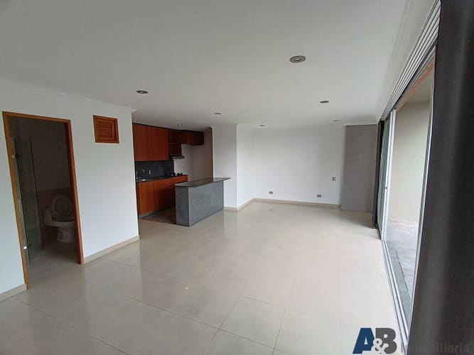 Apartaestudio en arriendo en El Tesoro, Medellín, 54 m² · foto 3 de 10