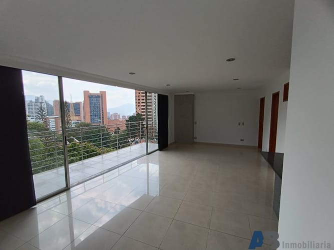 Apartaestudio en arriendo en El Tesoro, Medellín, 54 m² · foto 4 de 10