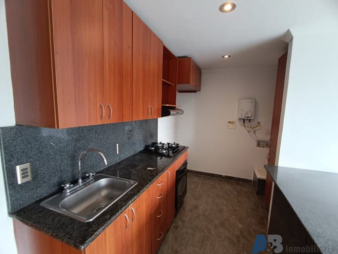 Apartaestudio en arriendo en El Tesoro, Medellín, 54 m² · foto 6 de 10