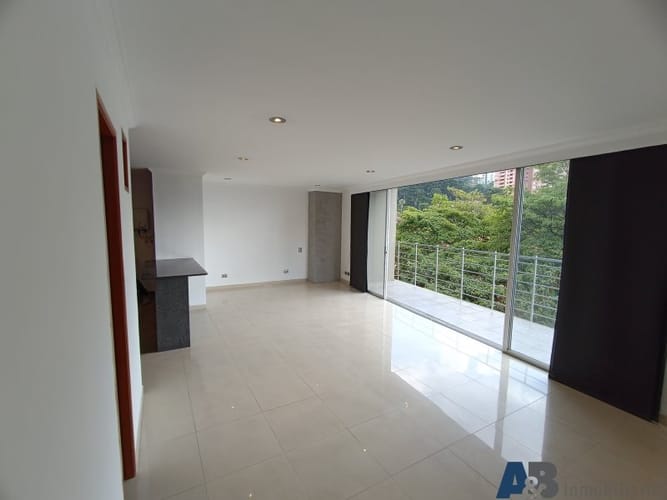 Apartaestudio en arriendo en El Tesoro, Medellín, 54 m² · foto 7 de 10