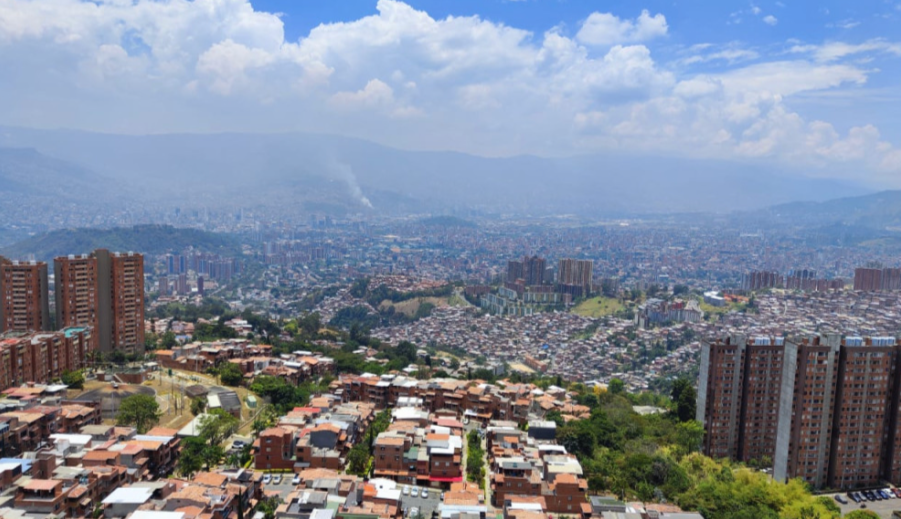 Apartamento en venta en Pajarito, Medellín · foto 2 de 14