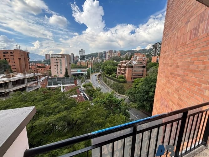 Oficina en arriendo en La Florida, Medellín, 67 m² · foto 2 de 8
