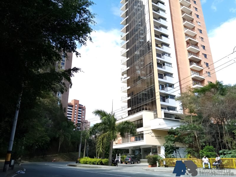 Apartamento en Arriendo en El Poblado, Medellín