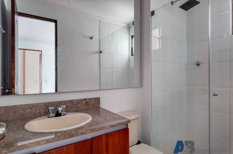 Apartamento de 3 alcobas en arriendo en La Florida, Medellín, 132 m² · foto 12 de 13