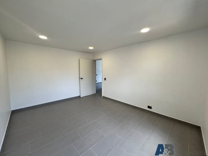 Local en arriendo en Simon Bolivar, Medellín, 200 m² · foto 3 de 20