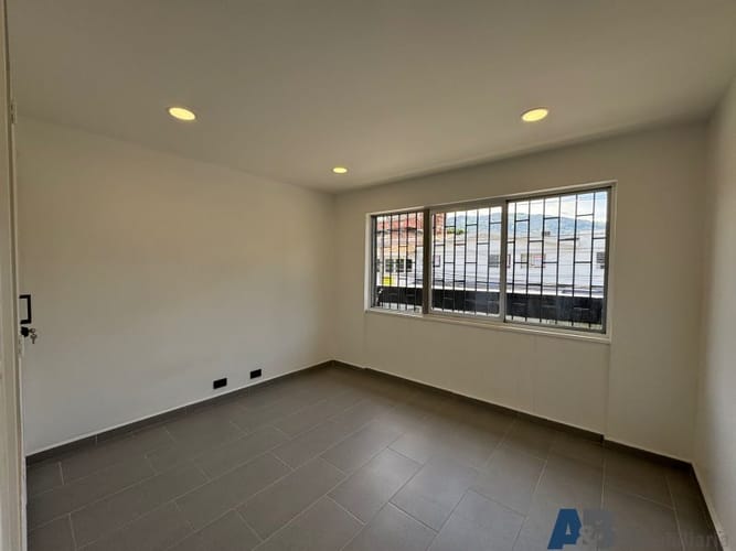 Local en arriendo en Simon Bolivar, Medellín, 200 m² · foto 7 de 20