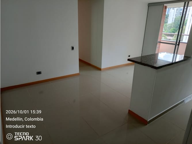 Apartamento de 3 alcobas en arriendo en Asomadera No.2, Medellín, 80 m² · foto 2 de 24