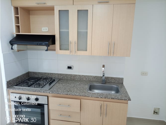 Apartamento de 3 alcobas en arriendo en Asomadera No.2, Medellín, 80 m² · foto 6 de 24