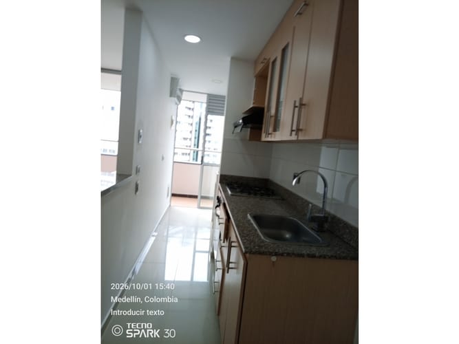 Apartamento de 3 alcobas en arriendo en Asomadera No.2, Medellín, 80 m² · foto 8 de 24