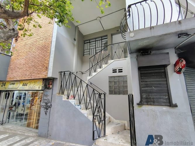 Local en arriendo en El Poblado, Medellín, 144 m² · foto 2 de 21