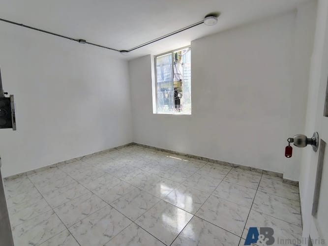 Local en arriendo en El Poblado, Medellín, 144 m² · foto 4 de 21