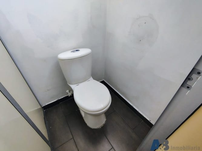 Local en arriendo en El Poblado, Medellín, 144 m² · foto 18 de 21