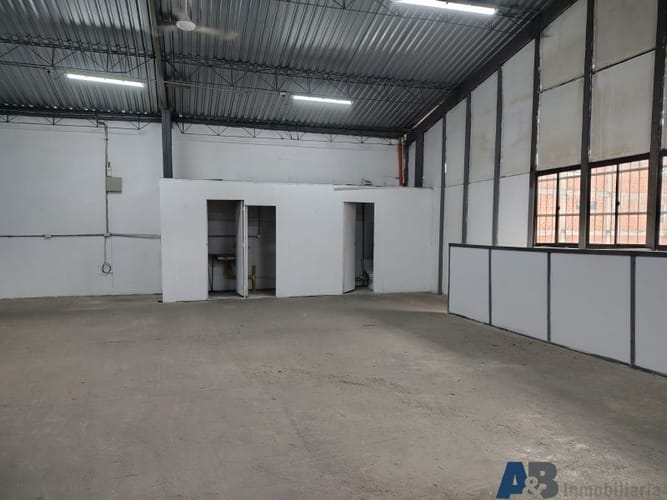 Bodega en arriendo en Las Palmas, Medellín, 400 m² · foto 7 de 18