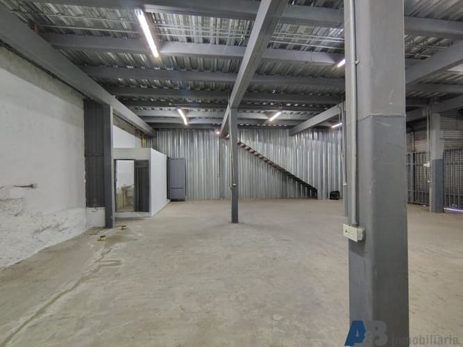 Bodega en arriendo en Las Palmas, Medellín, 400 m² · foto 9 de 18