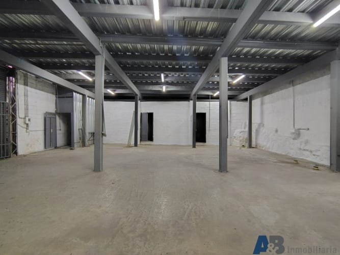 Bodega en arriendo en Las Palmas, Medellín, 400 m² · foto 11 de 18