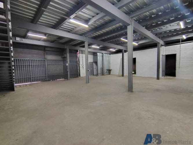 Bodega en arriendo en Las Palmas, Medellín, 400 m² · foto 12 de 18