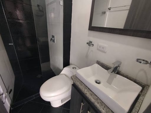 Apartamento de 2 alcobas en arriendo en La Ferreria, Medellín, 68 m² · foto 10 de 16