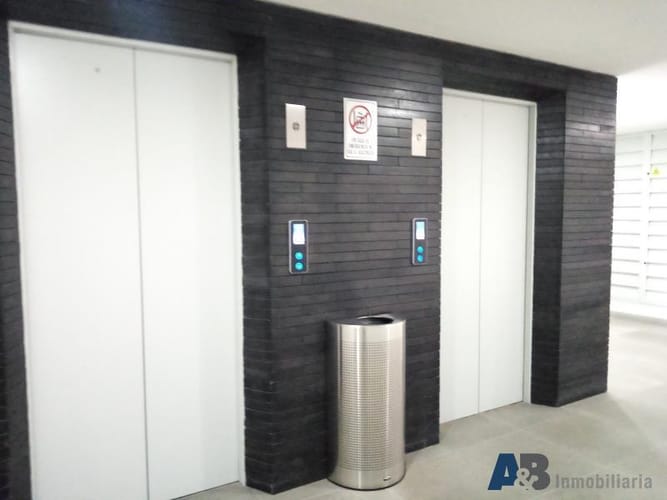 Oficina en arriendo en El Poblado, Medellín, 54 m² · foto 2 de 10