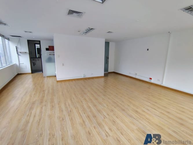 Oficina en arriendo en El Poblado, Medellín, 54 m² · foto 4 de 10