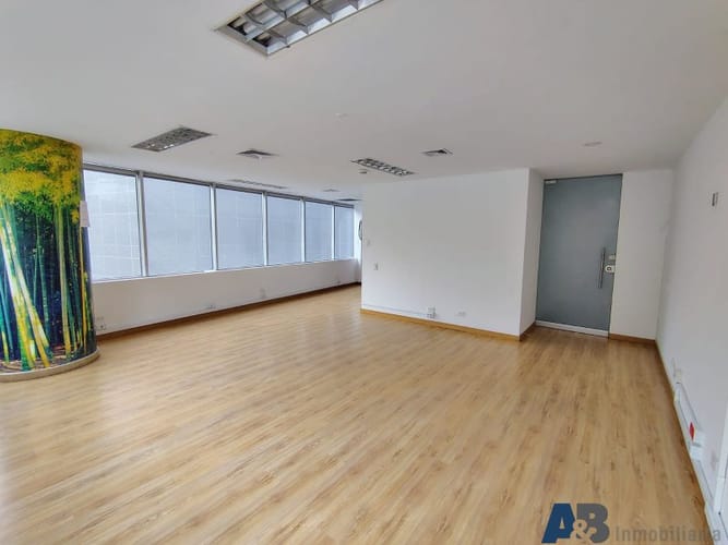 Oficina en arriendo en El Poblado, Medellín, 54 m² · foto 7 de 10