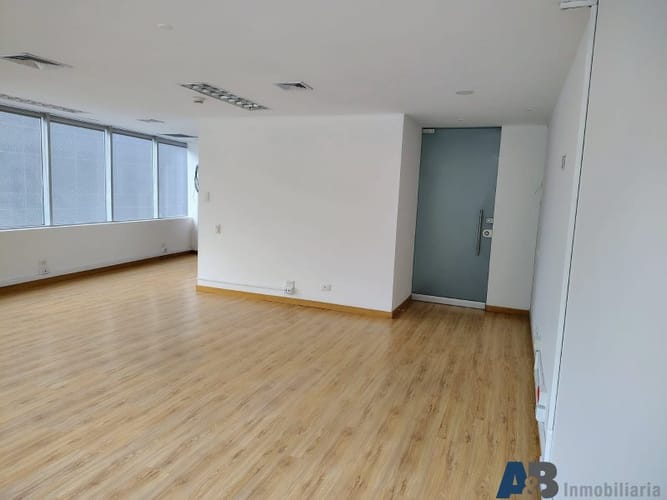 Oficina en arriendo en El Poblado, Medellín, 54 m² · foto 8 de 10