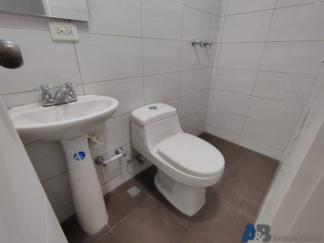 Local en arriendo en Castropol, Medellín, 190 m² · foto 18 de 20