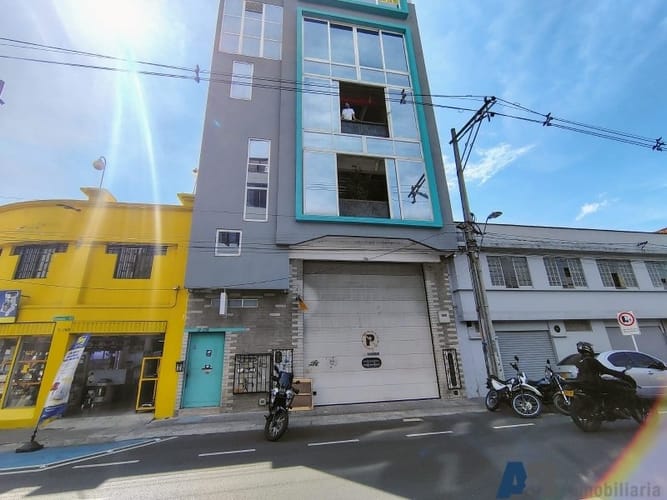 Bodega en arriendo en Colombia, Medellín, 175 m² · foto 2 de 13