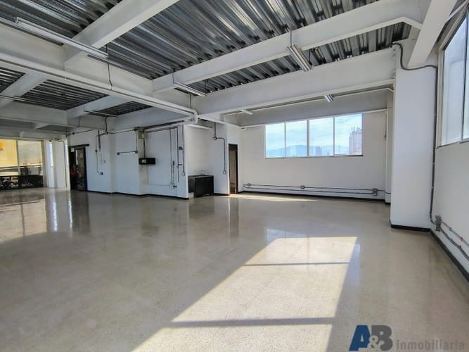 Bodega en arriendo en Colombia, Medellín, 175 m² · foto 6 de 13