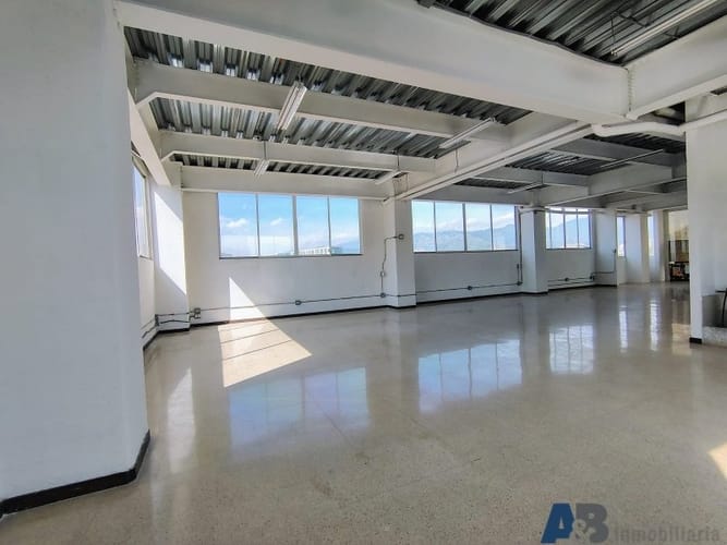 Bodega en arriendo en Colombia, Medellín, 175 m² · foto 7 de 13
