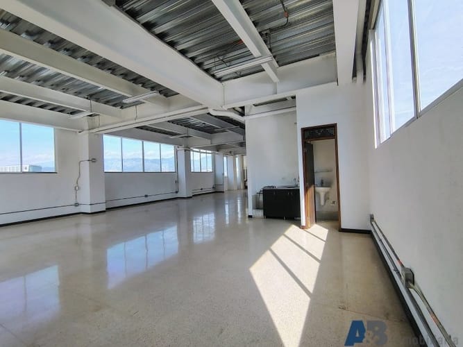 Bodega en arriendo en Colombia, Medellín, 175 m² · foto 8 de 13